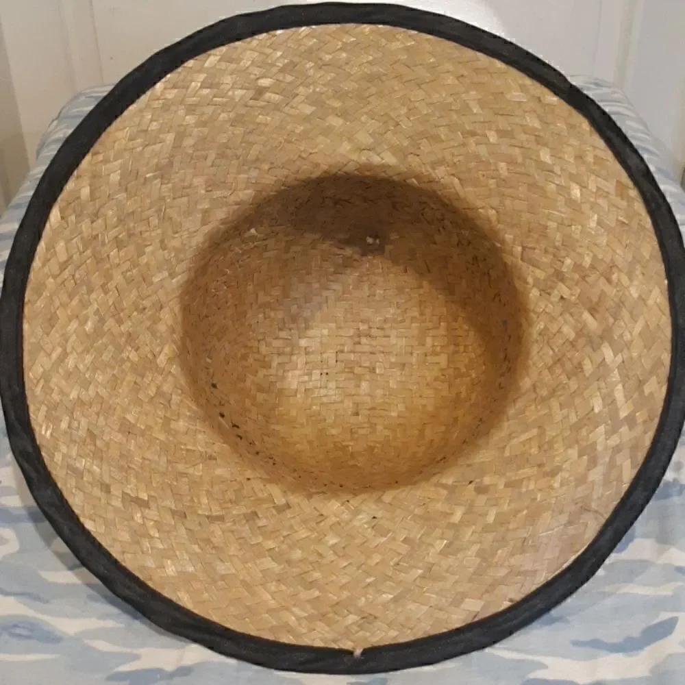 Straw sun hat. Womens